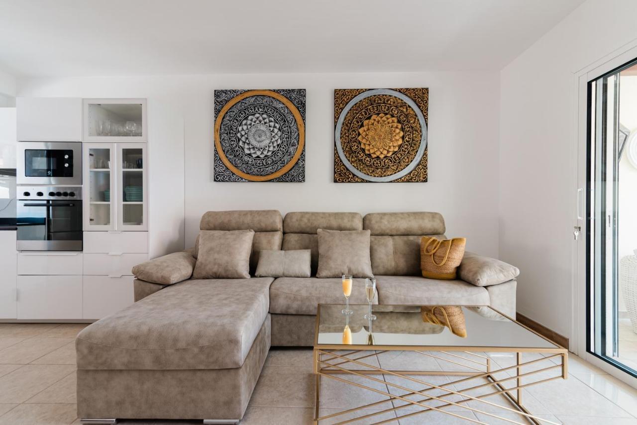 Comfortable 4-Bedroom Villa With Private Gardens Costa Adeje  Esterno foto